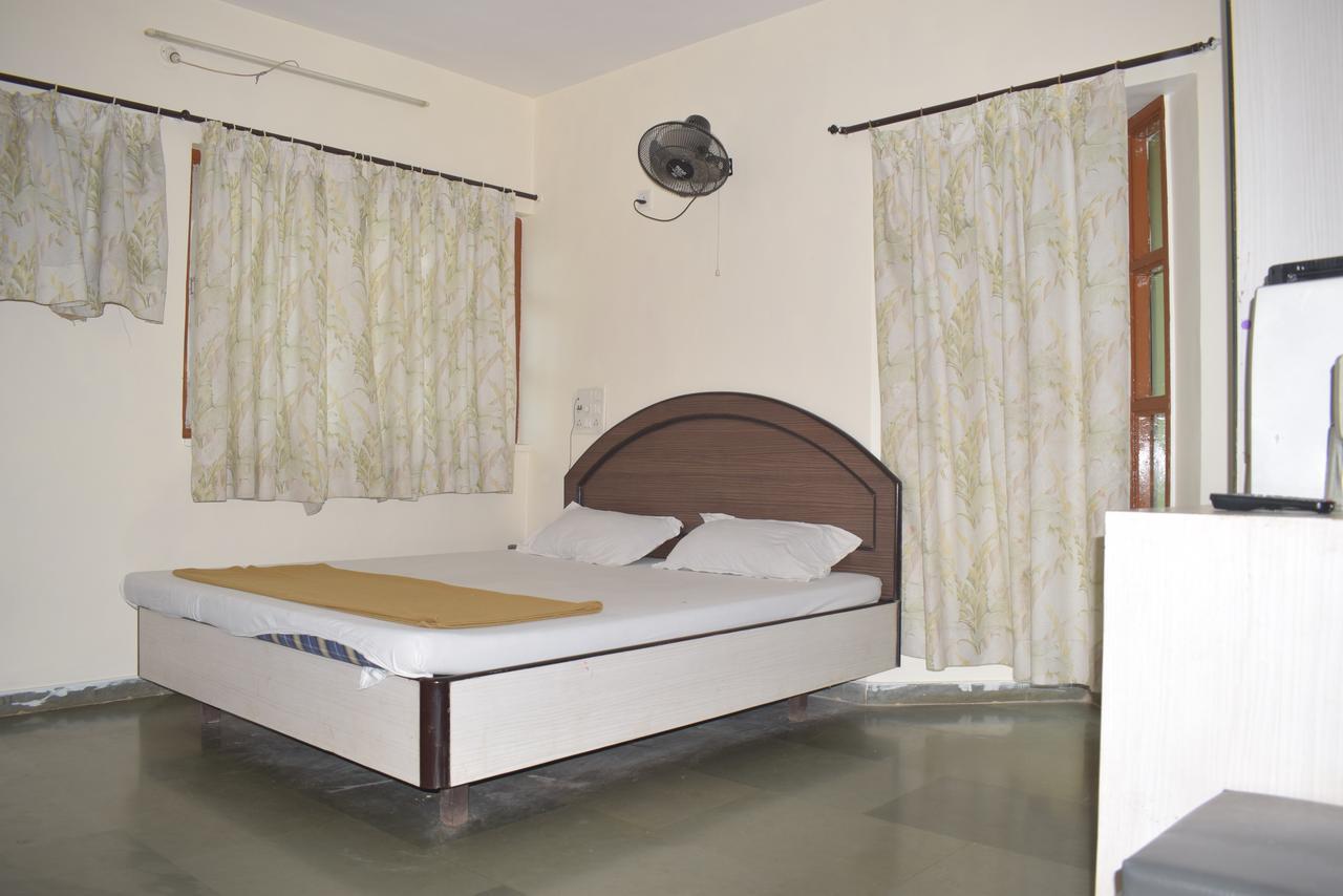 آليباغ Hotel Guruji المظهر الخارجي الصورة