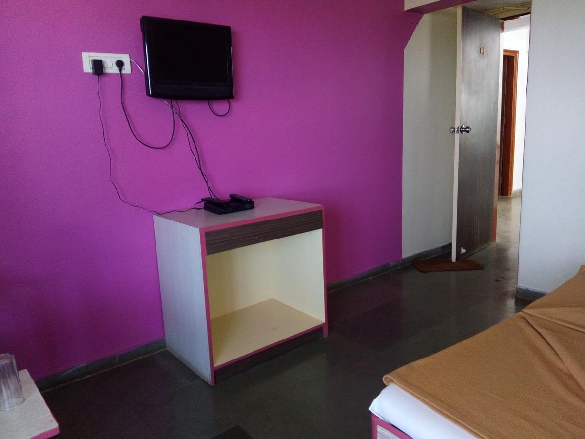 آليباغ Hotel Guruji المظهر الخارجي الصورة